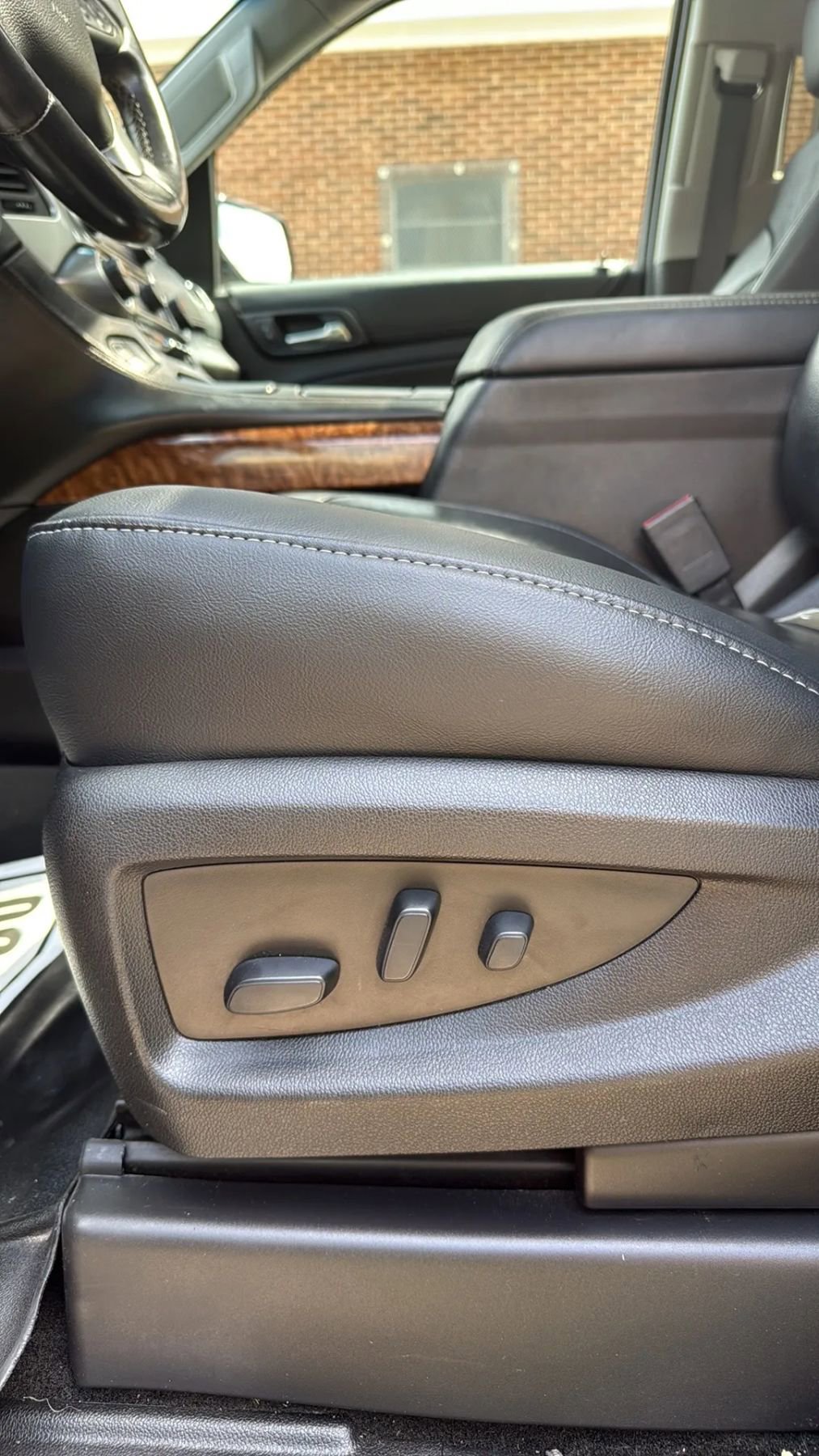 Used 2018 Chevrolet Tahoe Premier AWD/4WD image 23