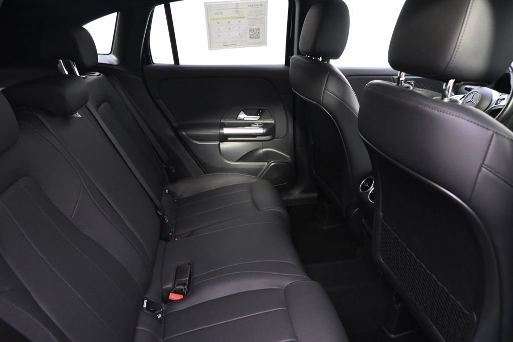 Used 2025 Mercedes-Benz GLA 250 4MATIC image 16