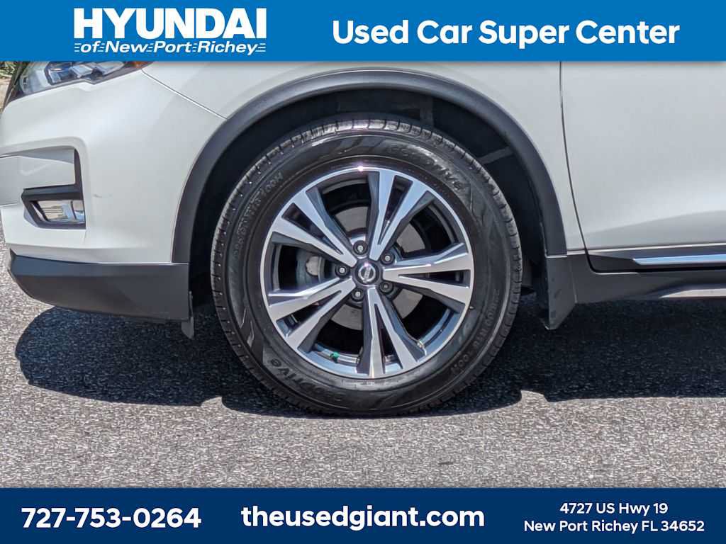 Used 2017 Nissan Rogue SL w/ SL Premium Package FWD image 10
