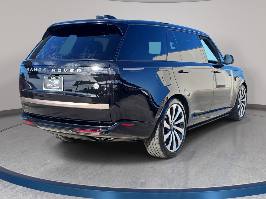 New 2026 Land Rover Range Rover SV image 5