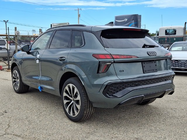 New 2026 Audi Q3 quattro 2.0T AWD/4WD image 3