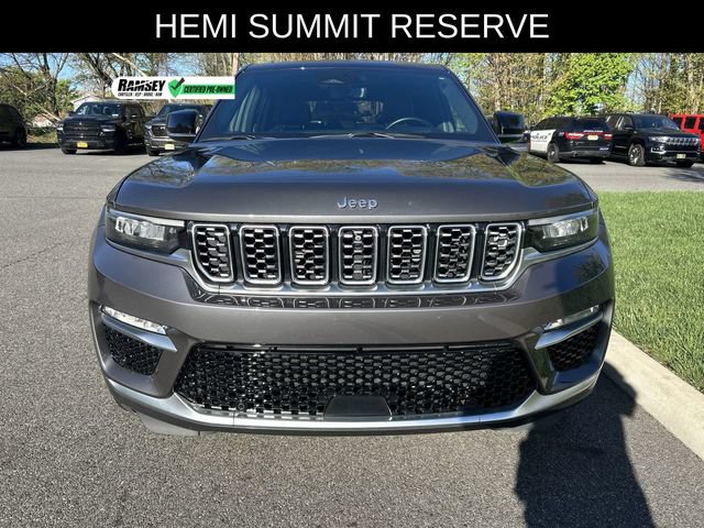 Used 2022 Jeep Grand Cherokee Summit AWD/4WD image 3
