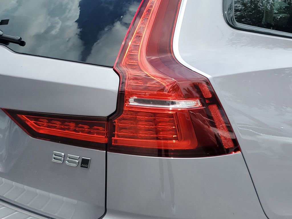 New 2026 Volvo V60 B5 Cross Country Ultra w/ Protection Package Premier image 11