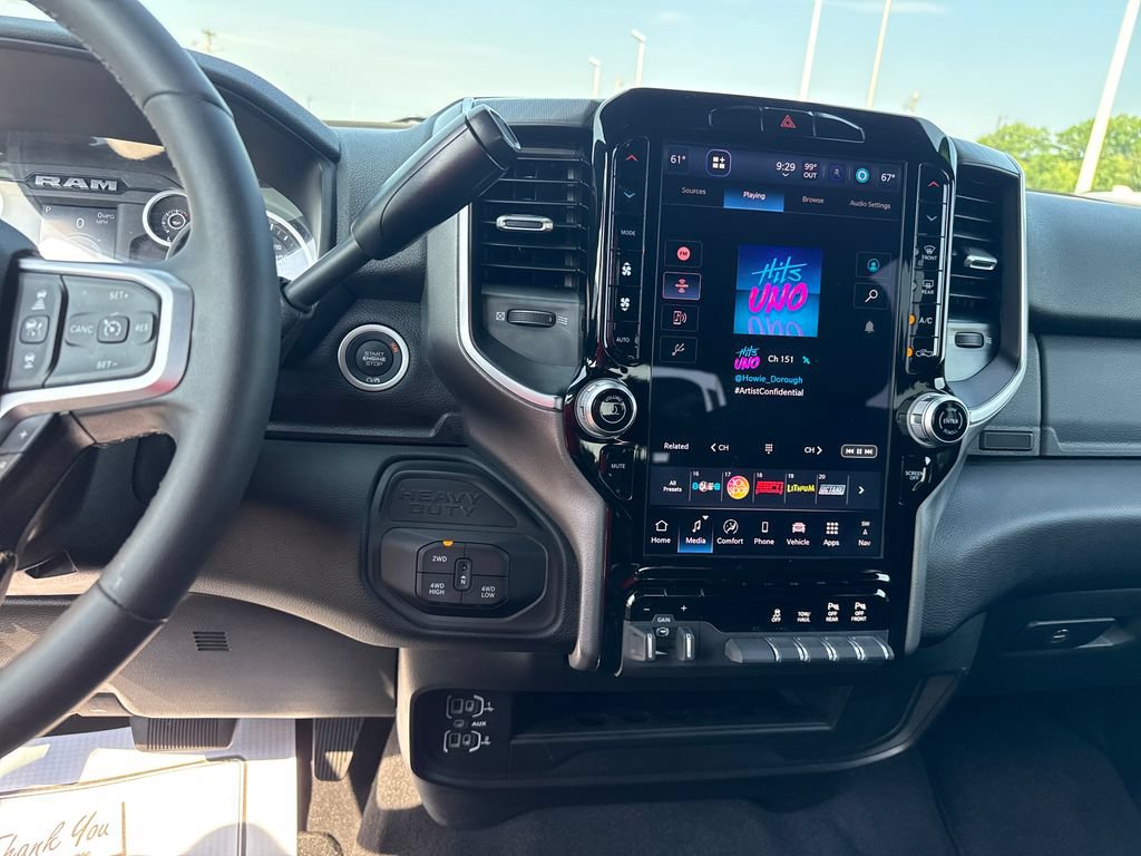 Used 2025 RAM 2500 Big Horn AWD/4WD image 32