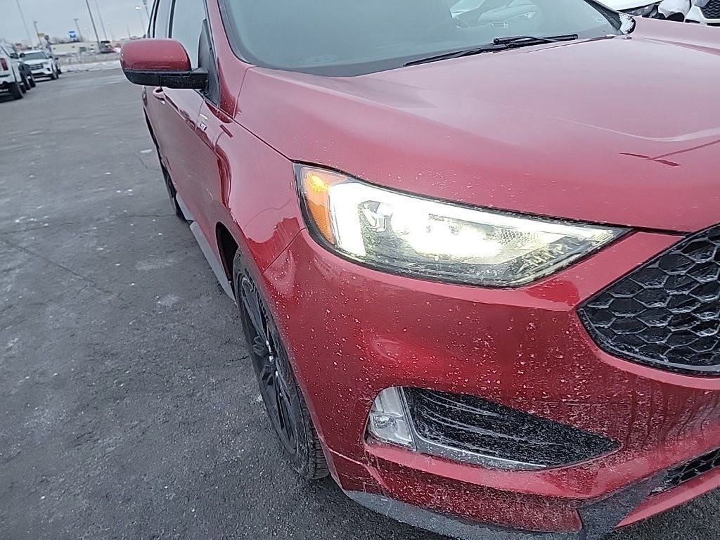 Certified 2022 Ford Edge ST-Line w/ Class II Trailer Tow Package image 17