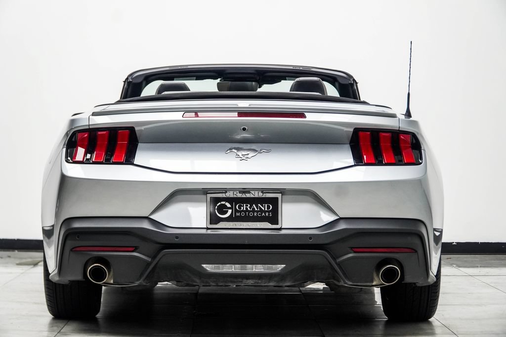 Used 2025 Ford Mustang Premium RWD image 14