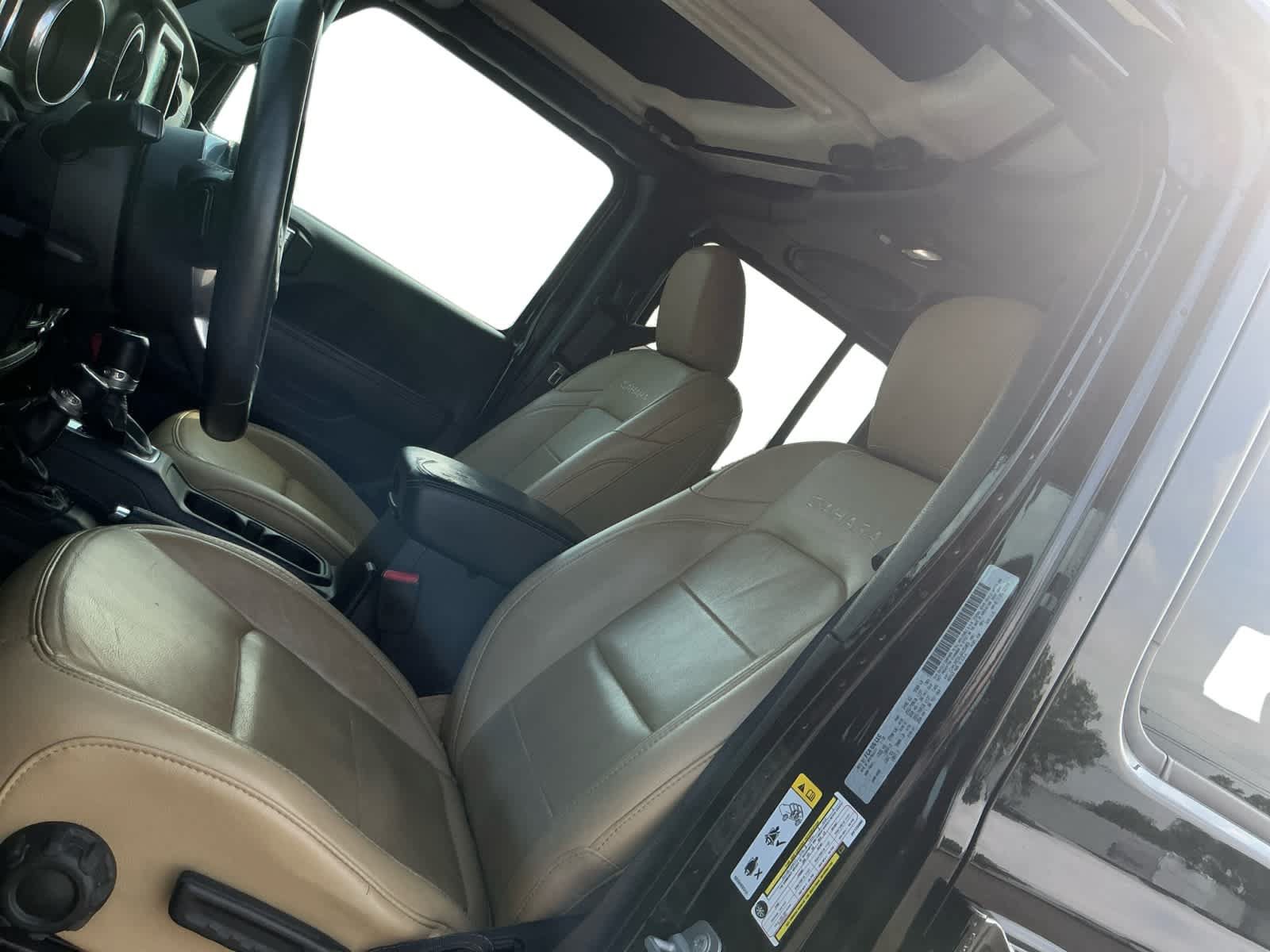 Used 2018 Jeep Wrangler Unlimited Sahara AWD/4WD image 9