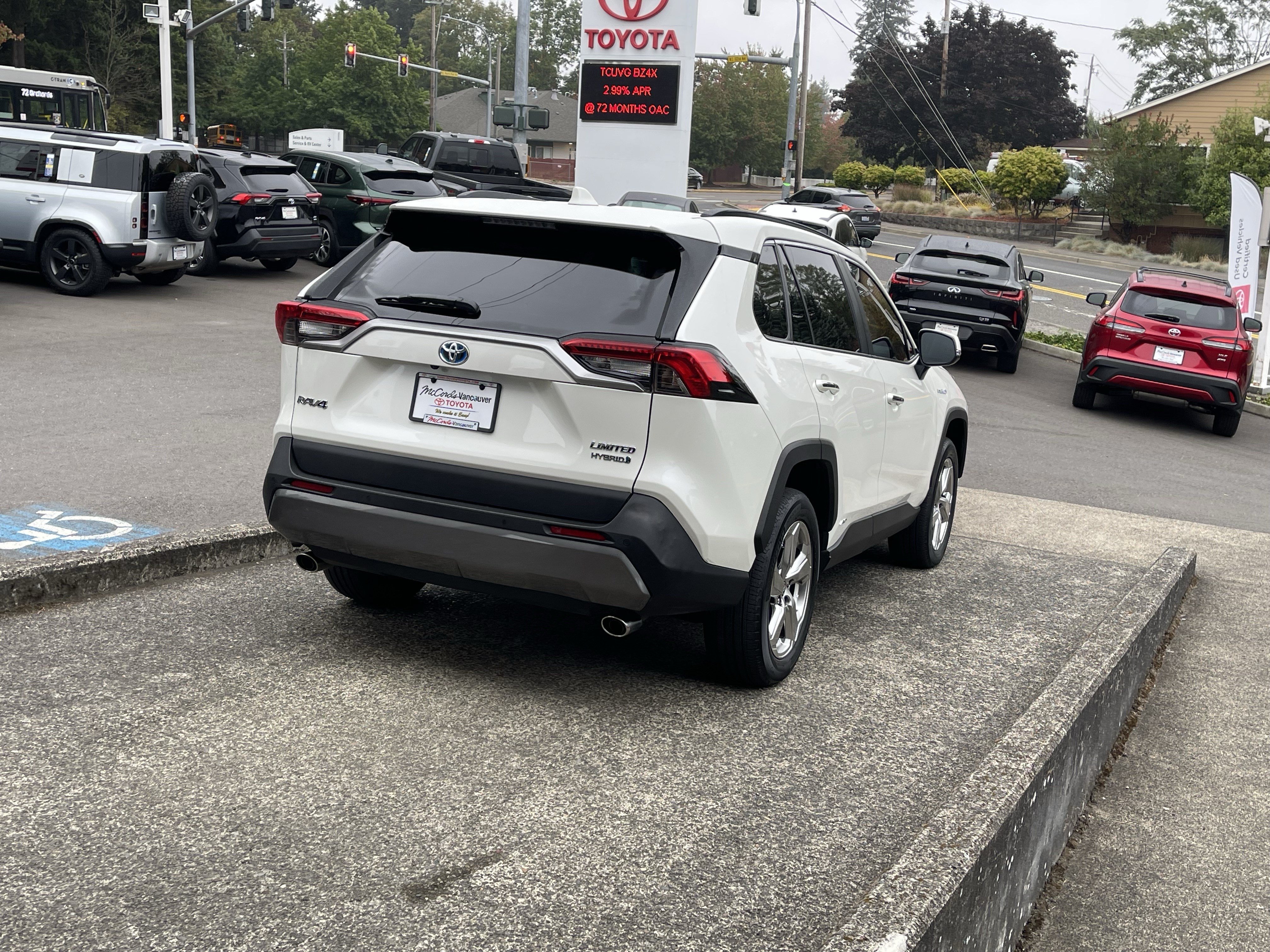 Certified 2021 Toyota RAV4 Limited w/ Limited Grade Weather Package AWD/4WD image 7