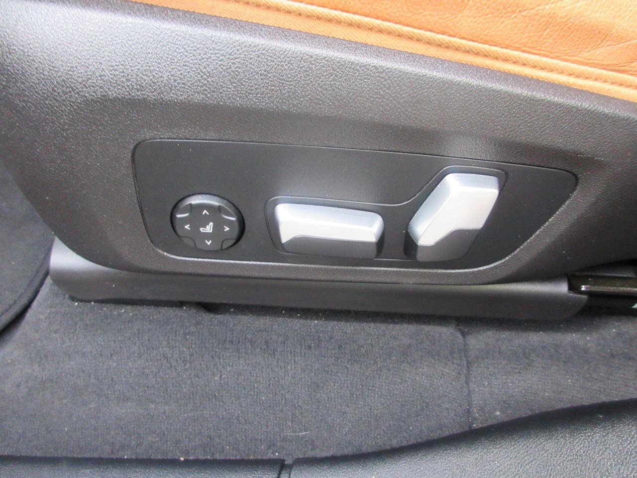 Used 2023 BMW X3 xDrive30i w/ M Sport Package AWD/4WD image 12