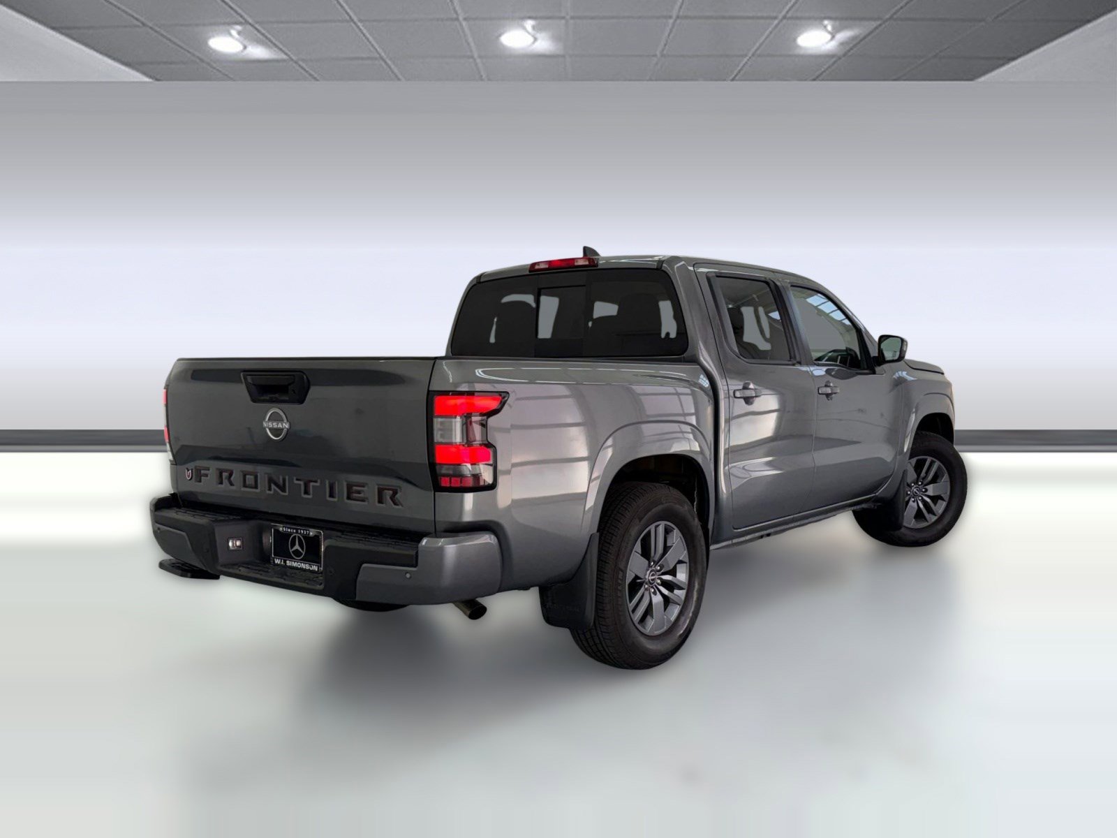 Used 2025 Nissan Frontier SV image 8
