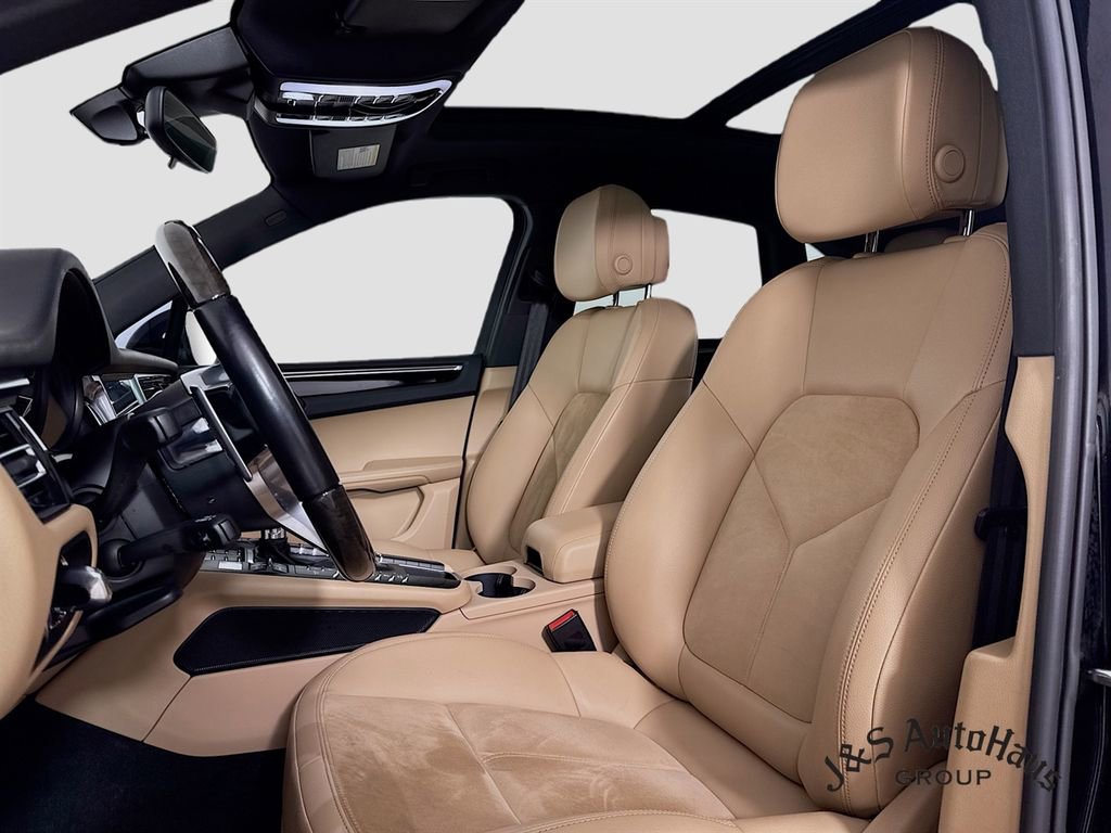 Used 2021 Porsche Macan image 11