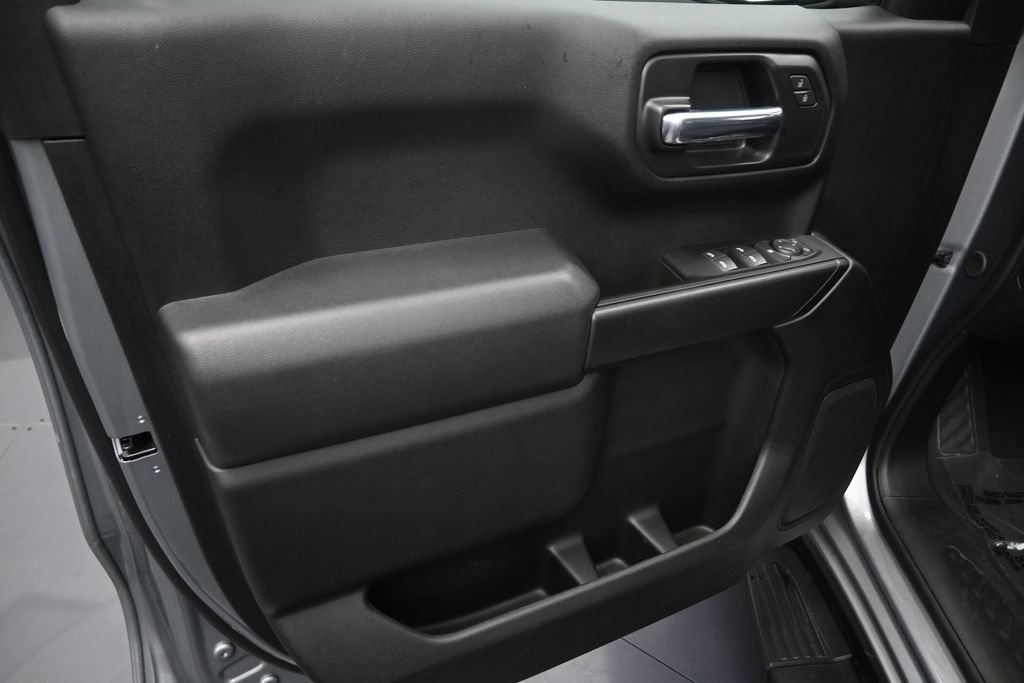 Used 2026 Chevrolet Silverado 1500 Custom RWD image 11