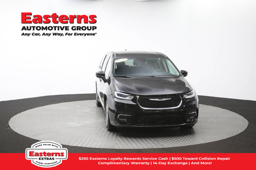 Used 2023 Chrysler Pacifica Touring-L FWD image 54