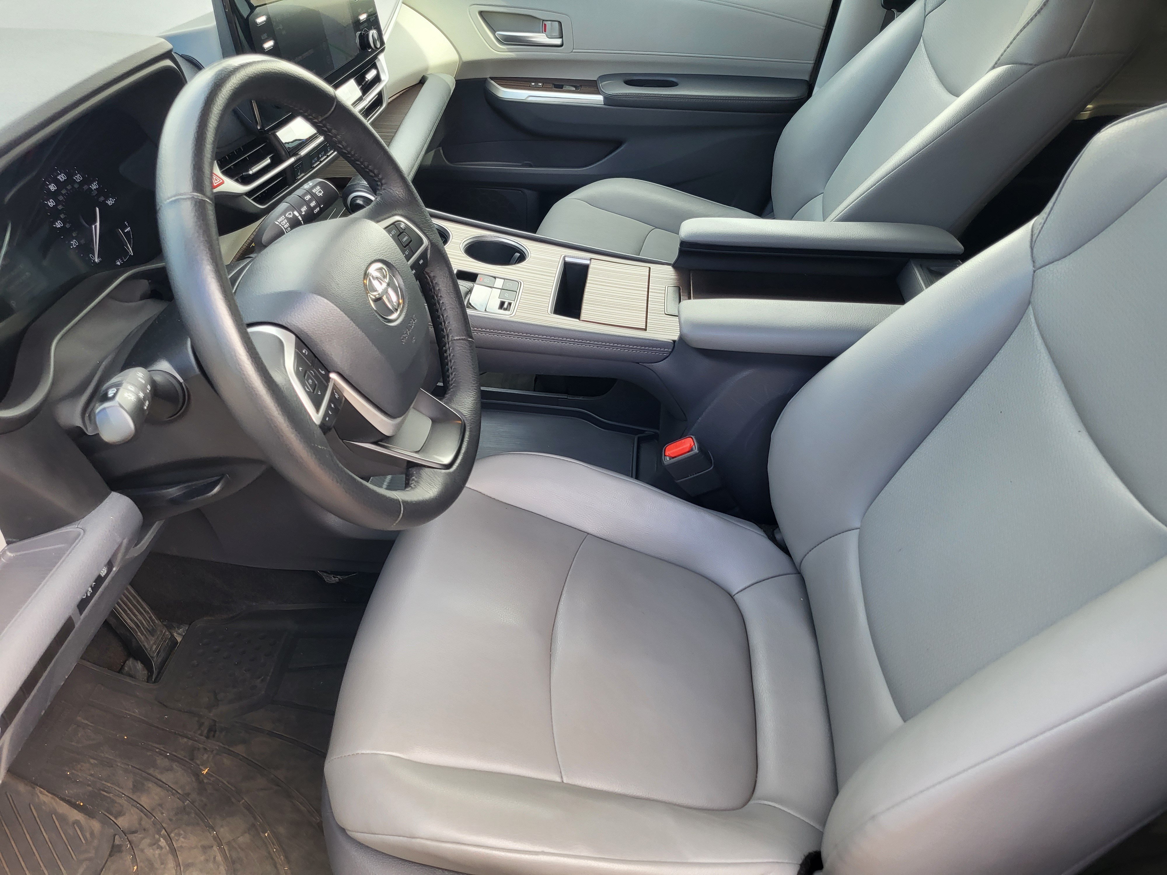 Used 2021 Toyota Sienna XLE w/ XLE Plus Package AWD/4WD image 10