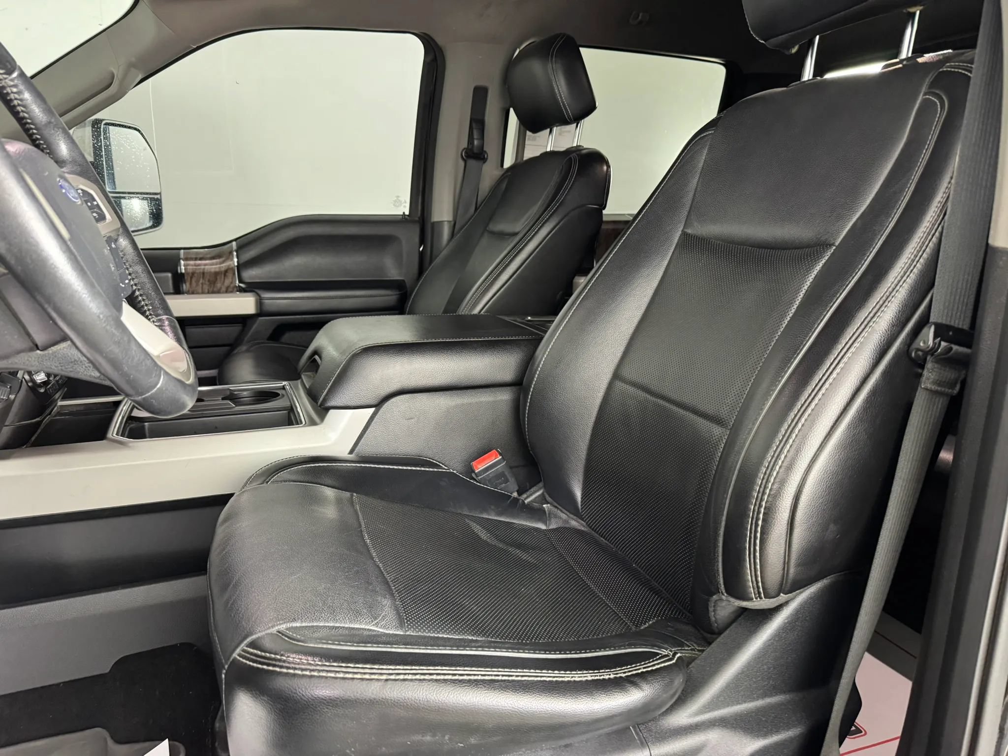 Used 2019 Ford F350 Lariat w/ Chrome Package AWD/4WD image 30
