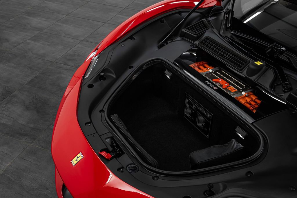 Used 2023 Ferrari SF90 Spider Base image 13