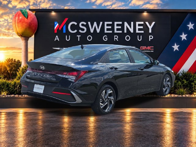 Used 2025 Hyundai Elantra Sport FWD image 5