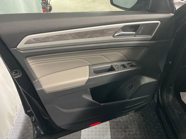 Certified 2023 Volkswagen Atlas Cross Sport SE image 13