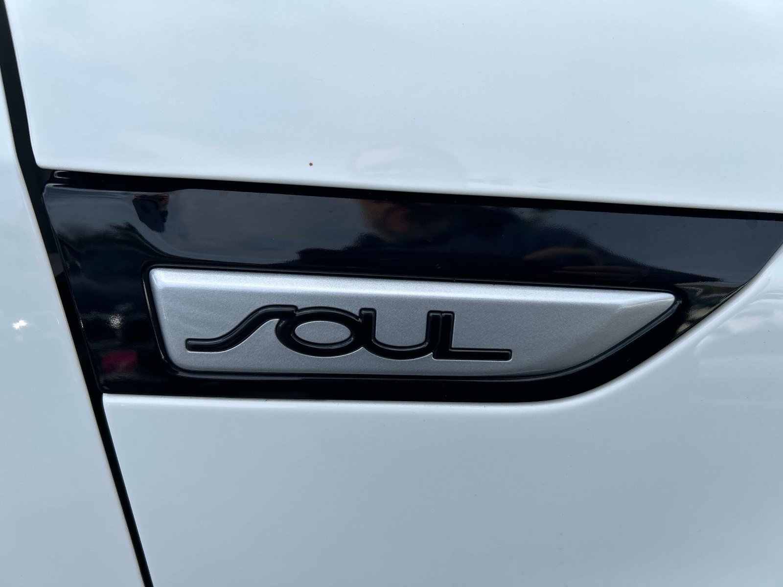 Used 2017 Kia Soul + image 17