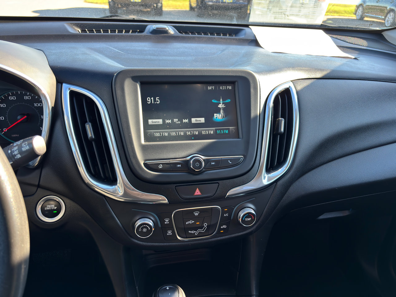 Used 2018 Chevrolet Equinox LT image 15