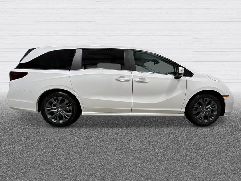 New 2026 Honda Odyssey Touring image 8