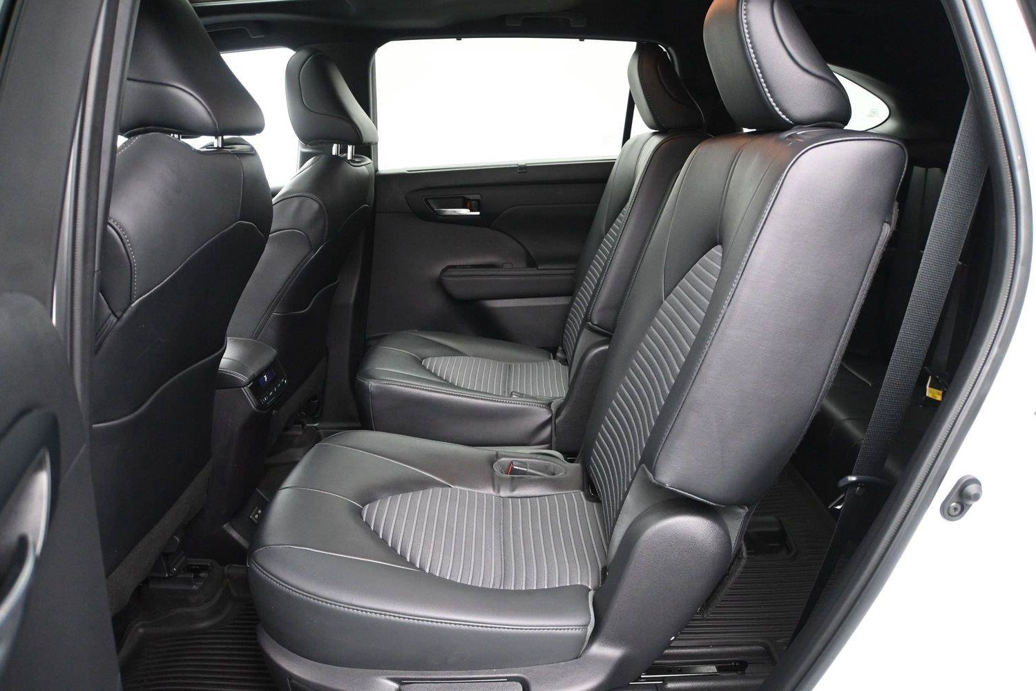 Used 2023 Toyota Highlander XSE AWD/4WD image 10