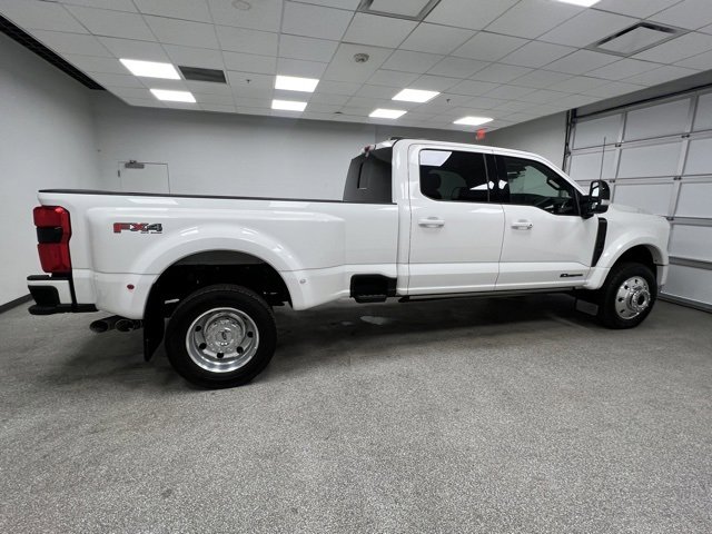 Used 2025 Ford F450 Platinum w/ FX4 Off-Road Package image 13