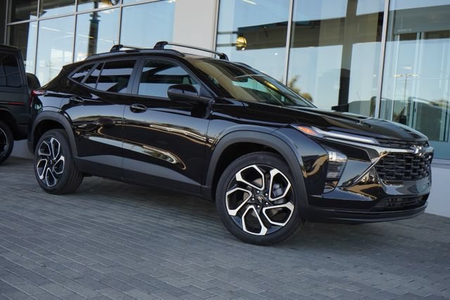 New 2026 Chevrolet Trax RS w/ Sunroof Package FWD image 1