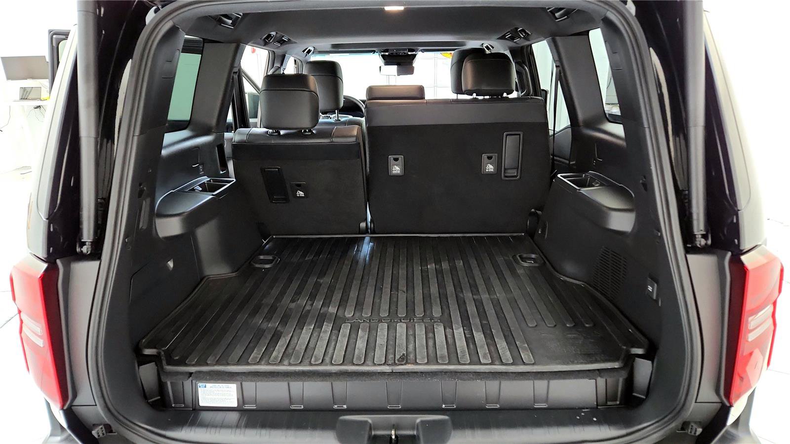 Used 2024 Toyota Land Cruiser image 13