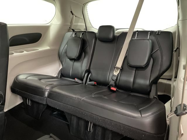 Used 2024 Chrysler Pacifica Touring-L FWD image 17