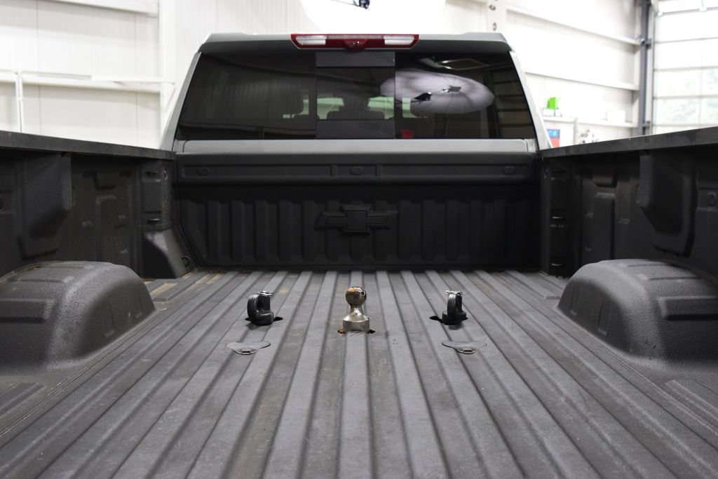 Used 2025 Chevrolet Silverado 3500 LTZ w/ LTZ Premium Package AWD/4WD image 27