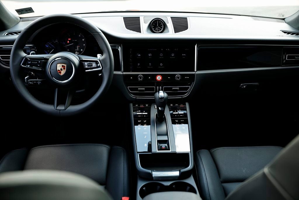 Certified 2026 Porsche Macan image 24