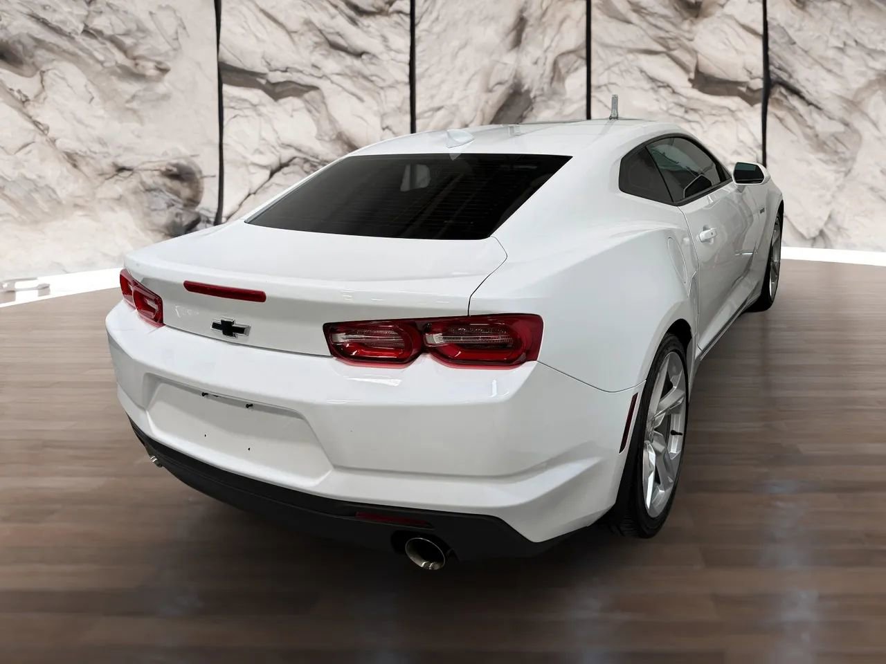 Used 2023 Chevrolet Camaro LT w/ Technology Package image 17