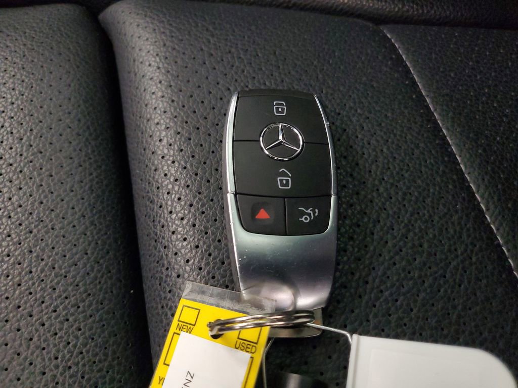 Used 2021 Mercedes-Benz GLC 300 4MATIC image 29