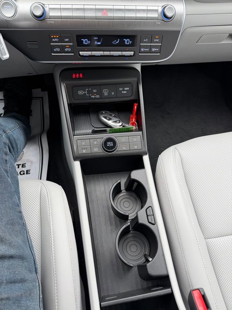 Used 2024 Hyundai Kona Limited FWD image 29