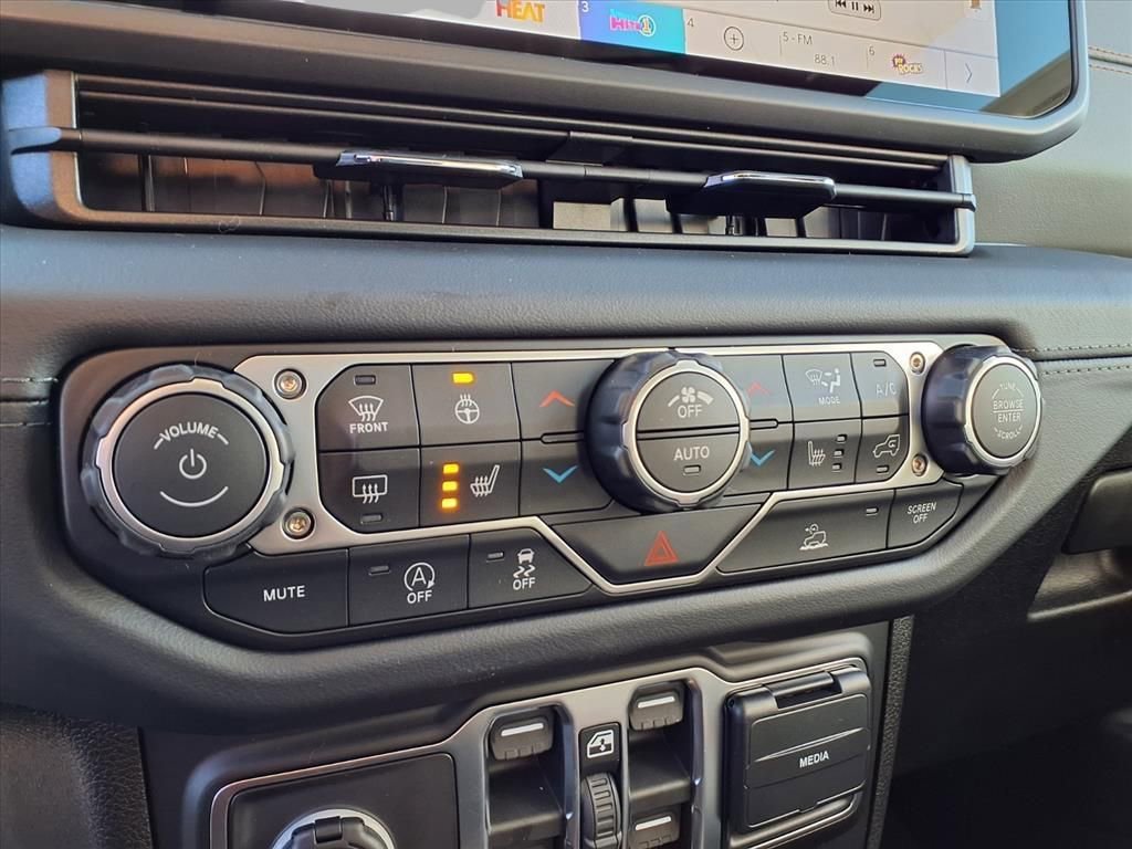 New 2026 Jeep Gladiator Mojave image 7