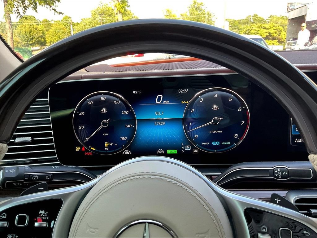 Used 2023 Mercedes-Benz Maybach GLS 600 4MATIC image 13