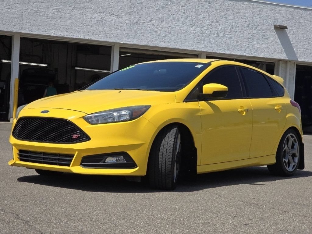 Used 2017 Ford Focus ST FWD image 11
