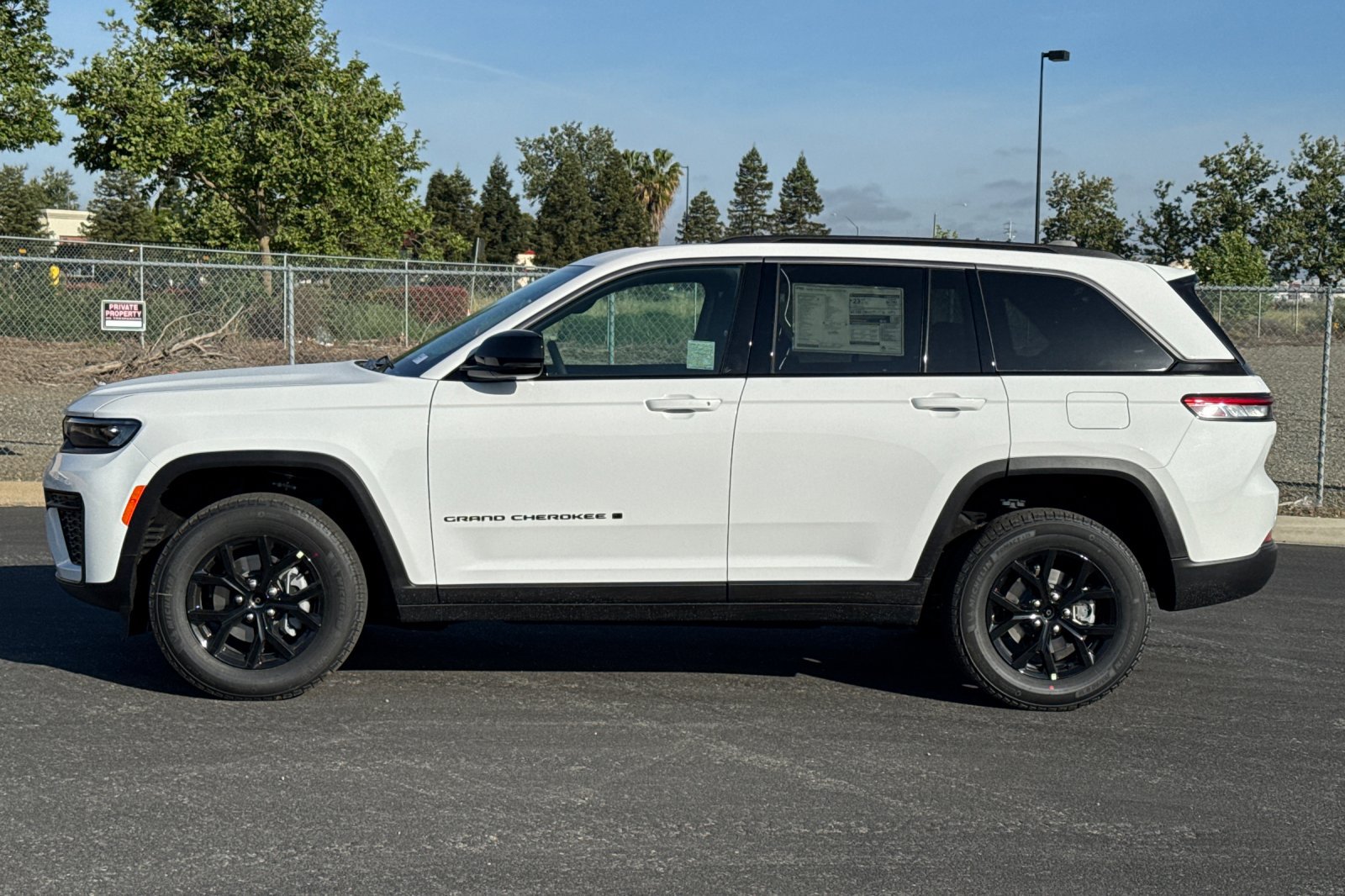 New 2026 Jeep Grand Cherokee Altitude AWD/4WD image 6