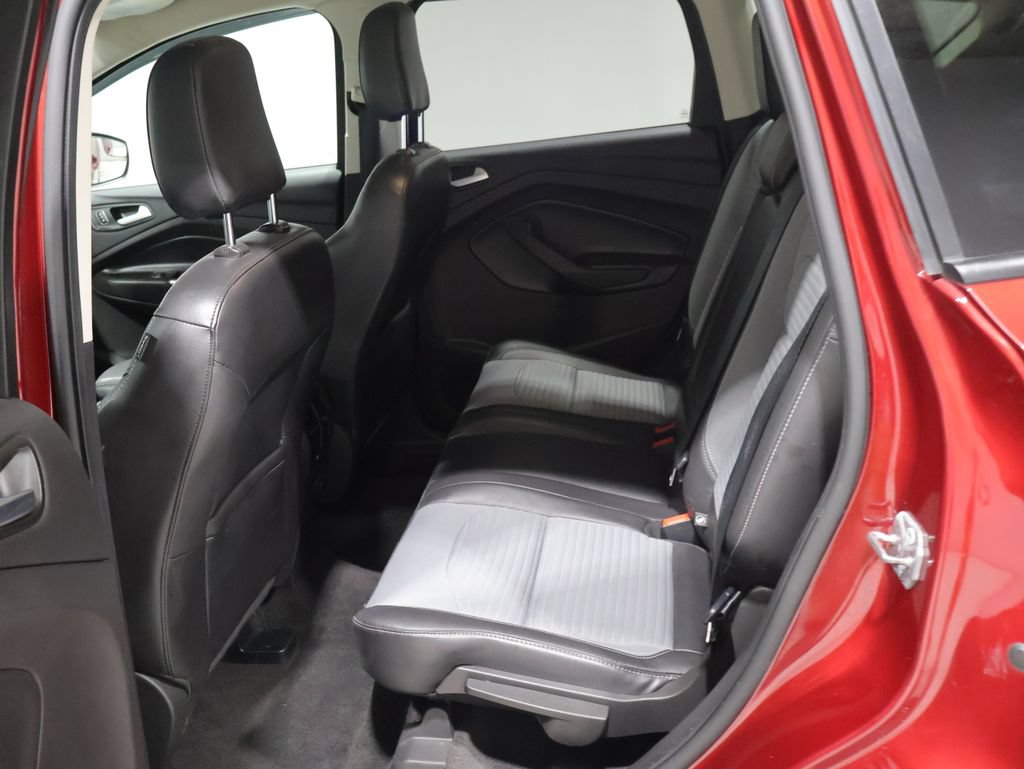 Used 2019 Ford Escape SE w/ SE Sport Appearance Package AWD/4WD image 17