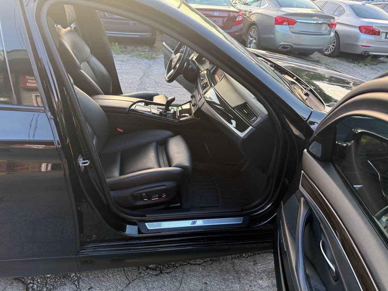 Used 2015 BMW 550i Sedan RWD image 18