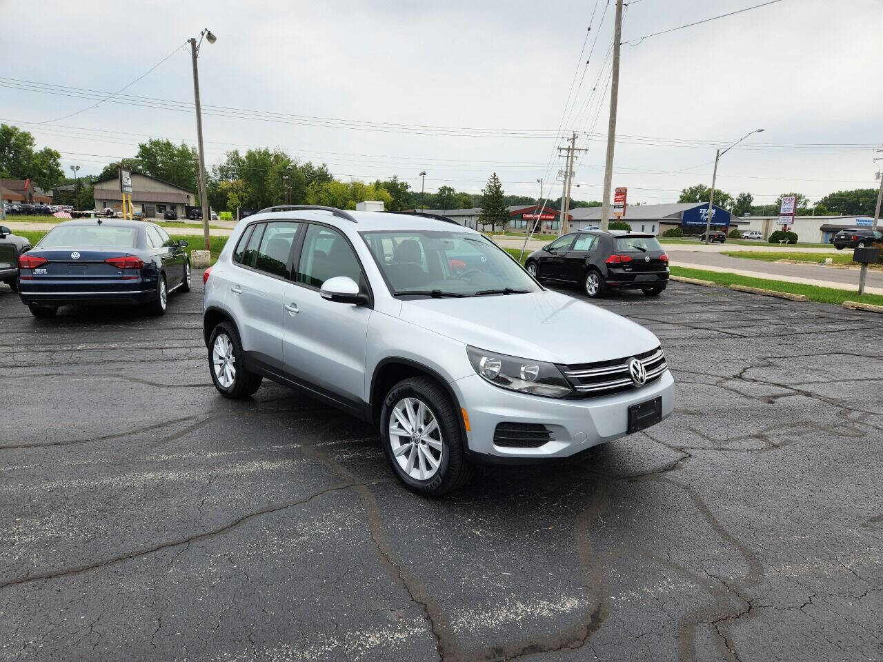 Used 2018 Volkswagen Tiguan Limited w/ Premium Package image 10