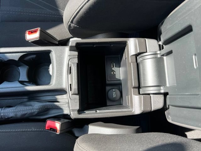 Used 2016 Ford Focus SE w/ SE Cold Weather Package FWD image 29