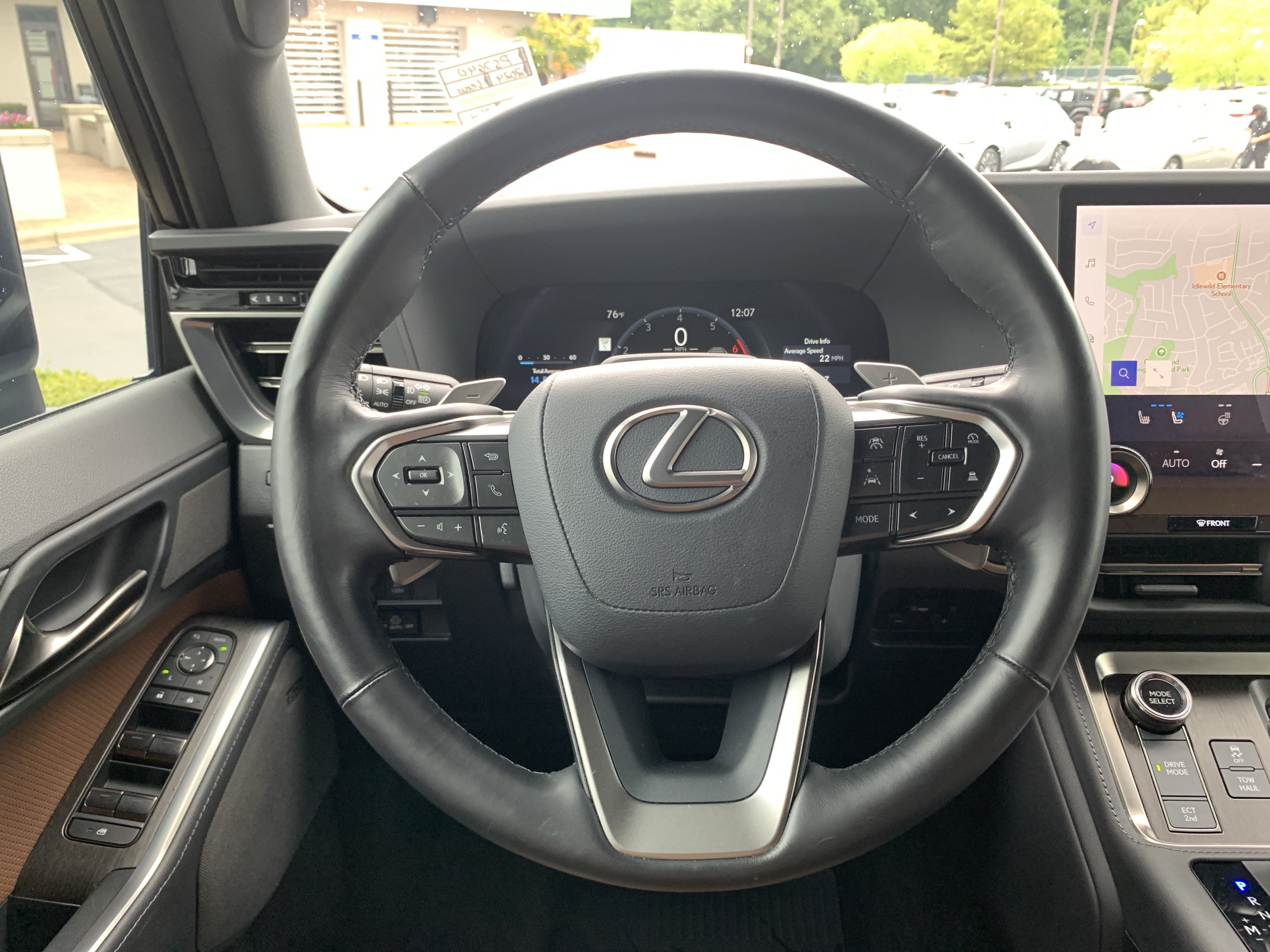 Used 2024 Lexus GX 550 w/ Accessory Package (2T) AWD/4WD image 18