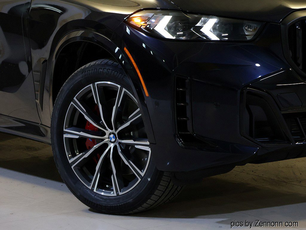 New 2026 BMW X5 xDrive40i w/ M Sport Package AWD/4WD image 3