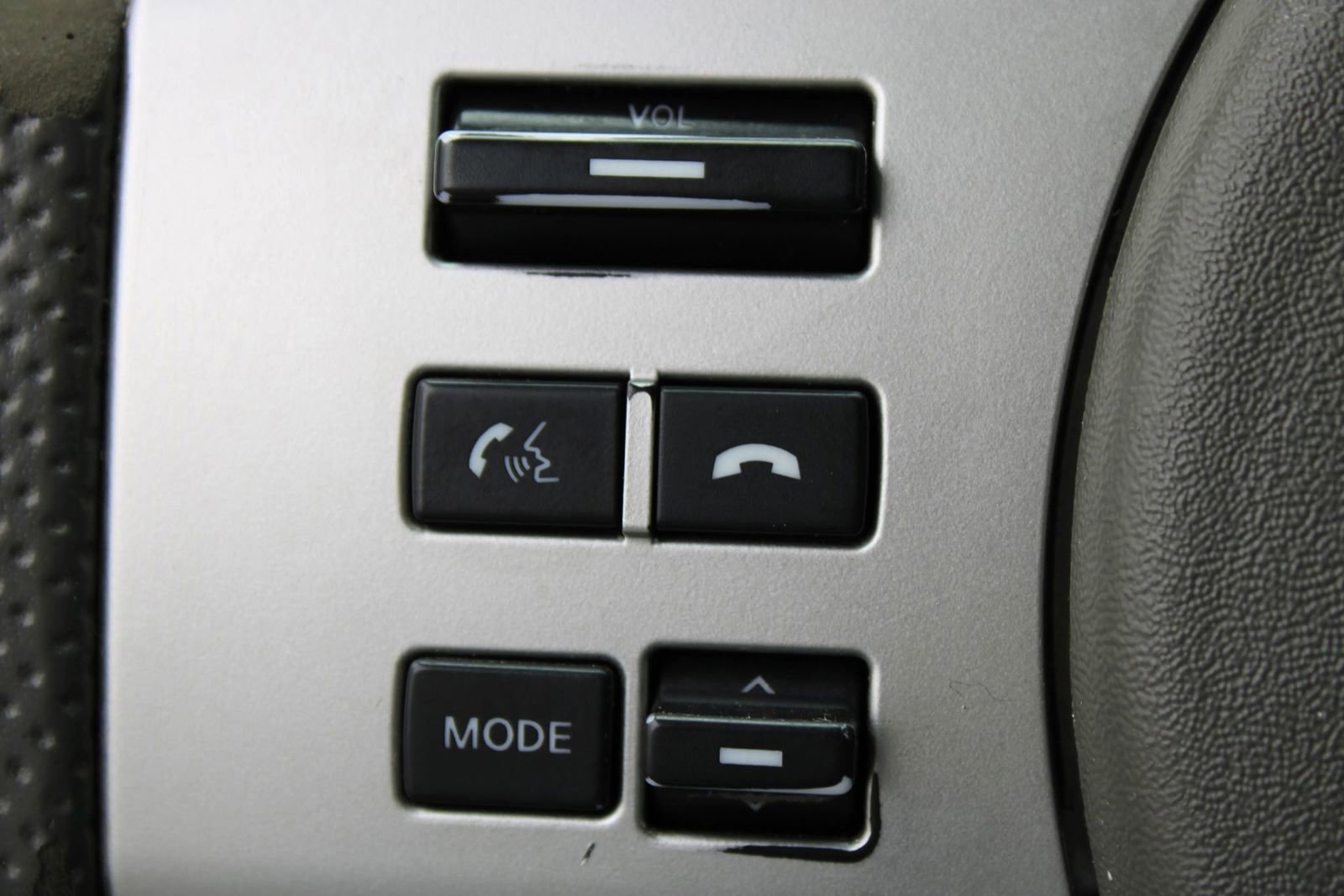 Used 2014 Nissan Frontier SV image 22