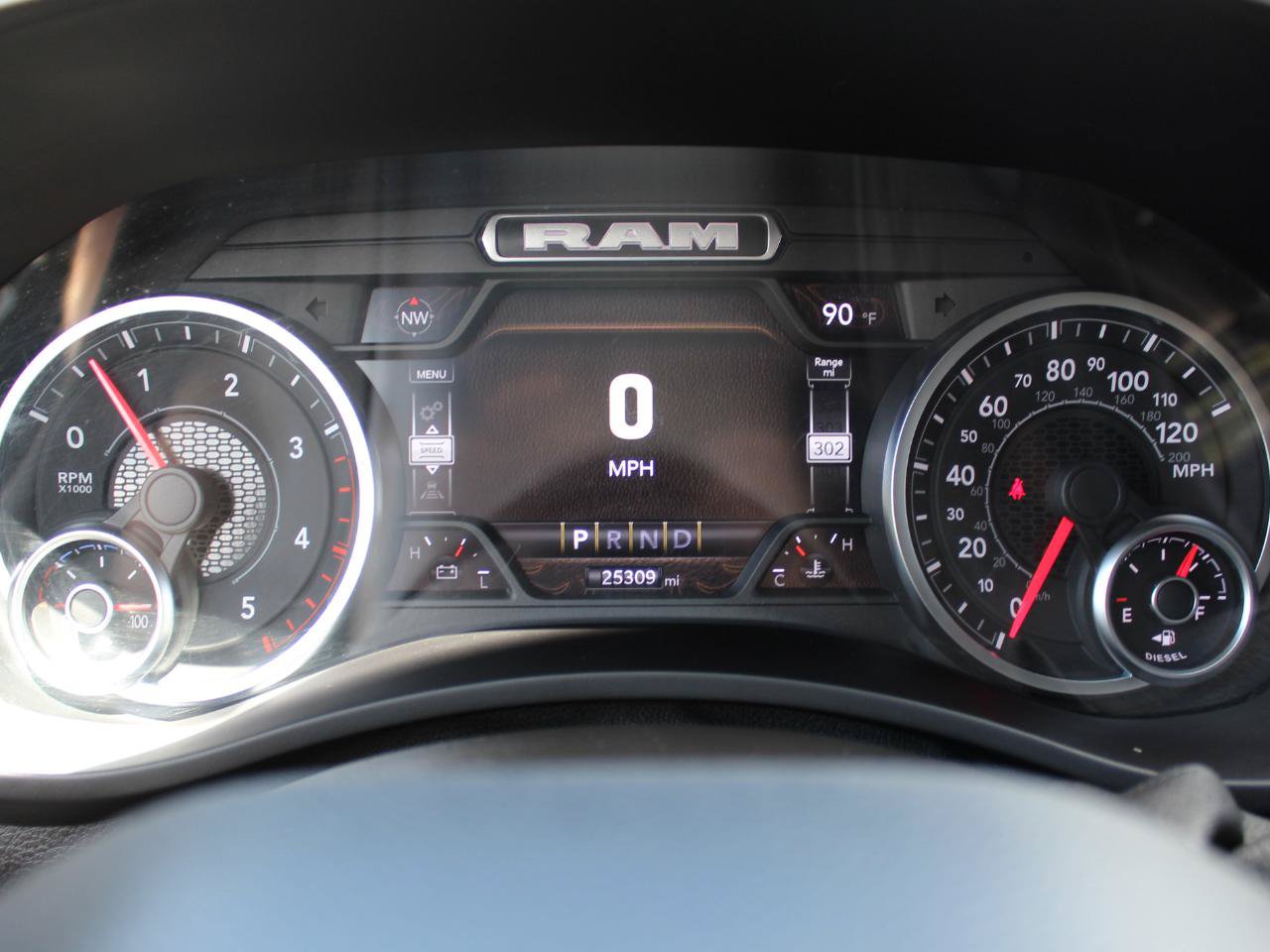 Used 2025 RAM 5500 4x4 Crew Cab image 24