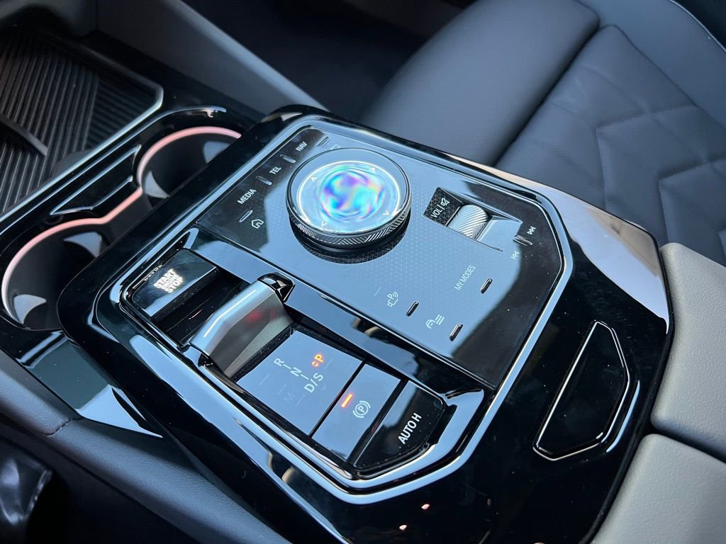 New 2026 BMW 530i xDrive w/ M Sport Package image 25