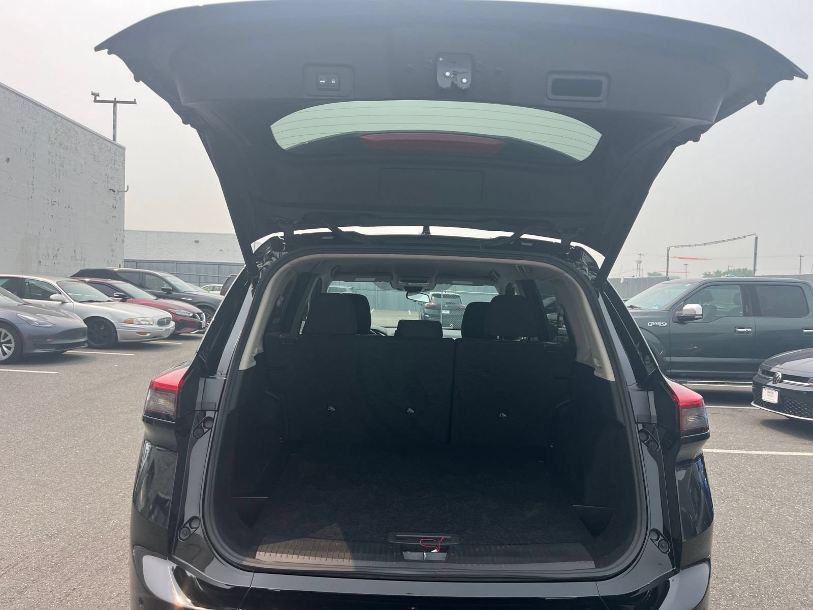 Used 2025 Nissan Rogue SV AWD/4WD image 33