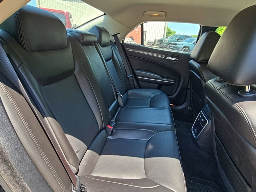 Used 2021 Chrysler 300 Touring L AWD/4WD image 15